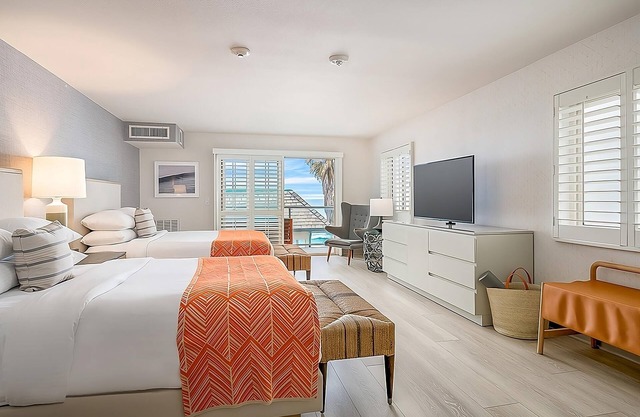 Courtyard 2 Queen at Beach Terrace, Outdoor Pool, 2 Relaxing Units