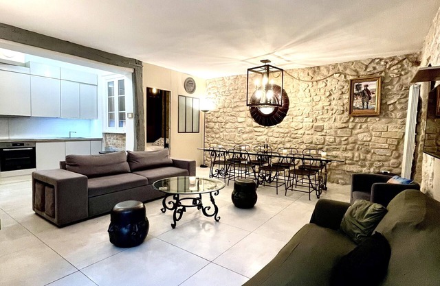 COURTYARD MAISON MARAIS 5 bedrooms + playground room