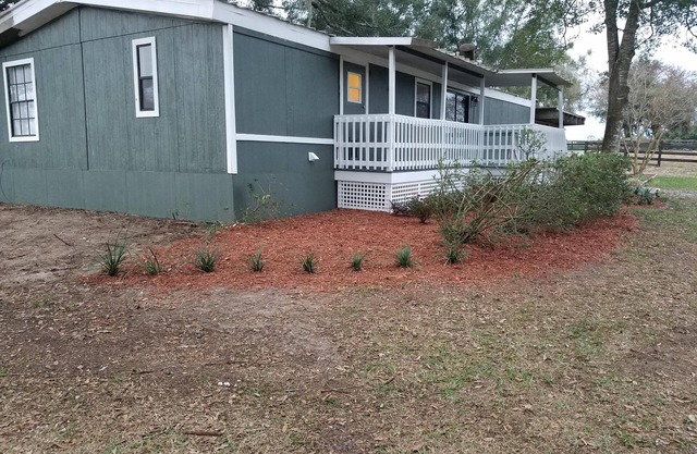"COWBOY COTTAGE" 4-bedroom Home on Gated Horse Farm