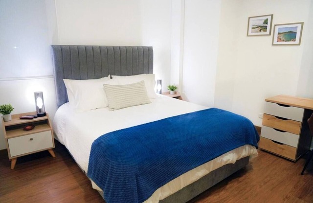 Cozy 1-bedroom apartment in gorgeous Bogotá with fitness room and pool.