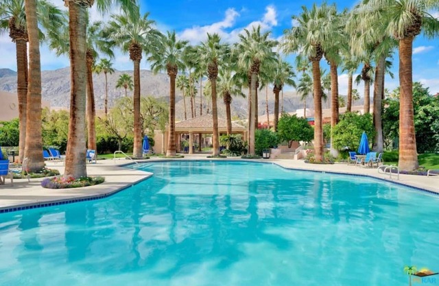 Cozy 1-Bedroom Condo in beautiful Palm Springs with fitness room, AC