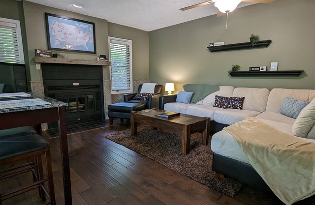 Cozy 1 Bedroom Condo Off 12th Hole at Devil's Knob Golf Course
