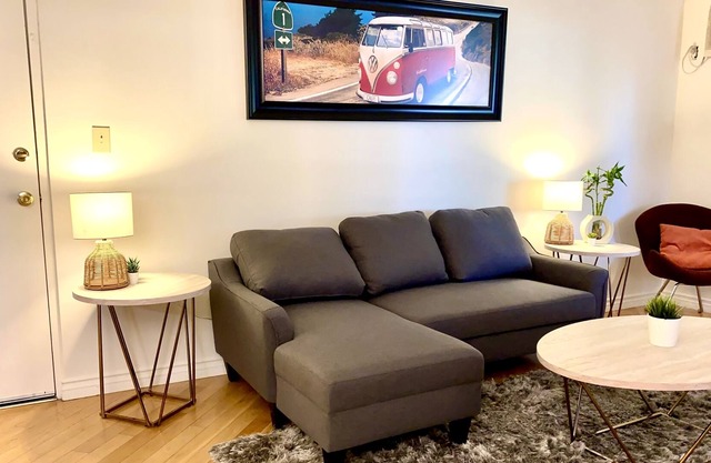 Cozy 1 Bedroom minutes to Glendale Galleria!