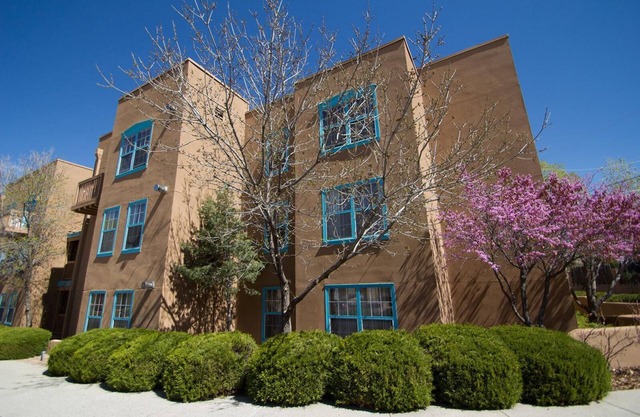 Cozy 1 Bedroom Standard Suite w/WiFi Included & Resort Pool