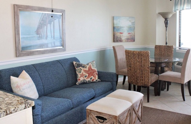 Cozy 1 BR Oceanview Located in Bluewater