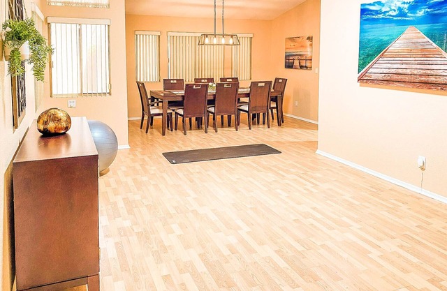 Cozy 1-Story Vegas House – Near Strip & Airport + Office