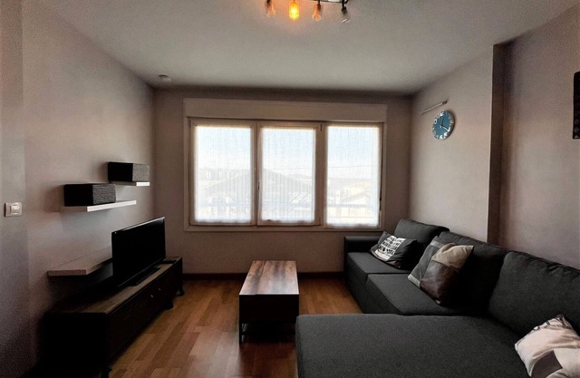 Cozy 1BR Apartment Near Spanish Border – Ideal for Family Getaways