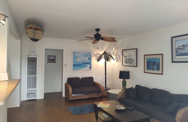 Cozy 2/1 house in charming San Pedro Point Fermin LA with AC, W/D, fenced yard