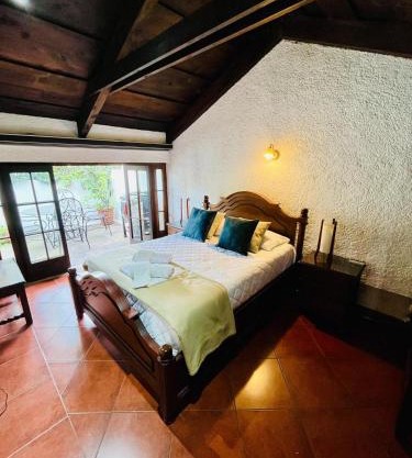 Cozy 2 bedroom Suite with jacuzzi in Antigua Guatemala - Prime Location - ELA Suite
