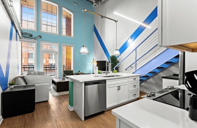 Cozy 2-Bedroom Loft | Walkable Location
