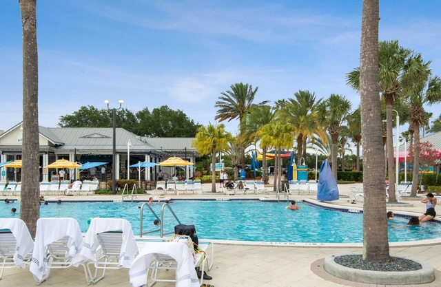 Cozy 2-bedroom room on Holiday Inn Club Vacations Resort in Orlando, Kissimmee.