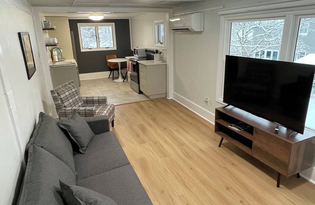 Cozy 2-bedroom carriage apartment Saratoga Springs part of the Lincoln property