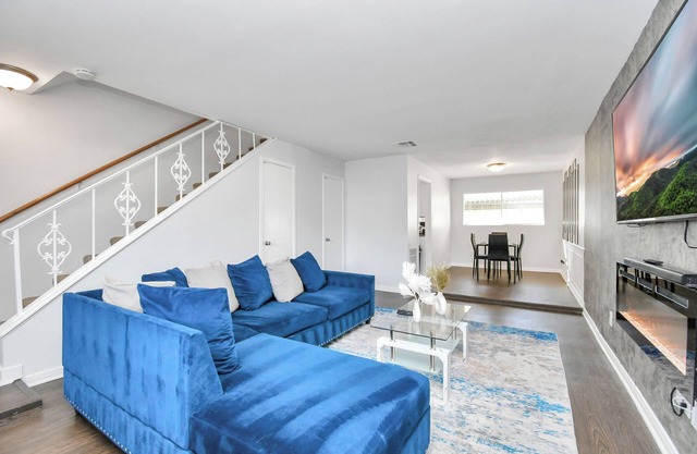 Cozy 2bed Townhome Galleria Gem