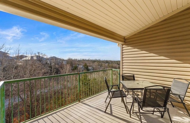 Cozy 2BR Condo with a View and Amenities!