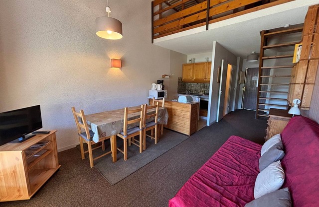 Cozy 2BR Duplex in Autrans, 200m from Village Center & Ski Trails, Sleeps 6