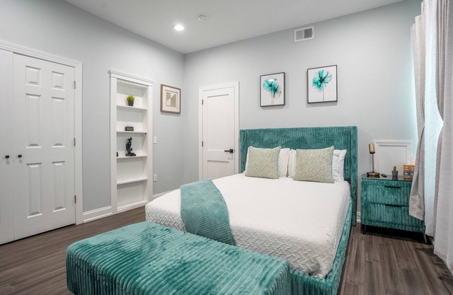 Cozy 2BR Loft 2nd Floor Retreat/The Loft@Cedar Park Philadelphia