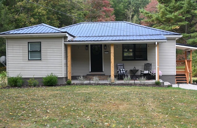 Cozy 3-Bedroom Cottage Near Confluence, PA - Adventure Awaits!