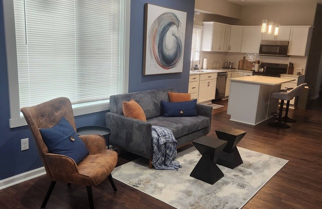 Cozy 3-bedroom house near Lucas Oil Stadium in downtown Indianapolis.