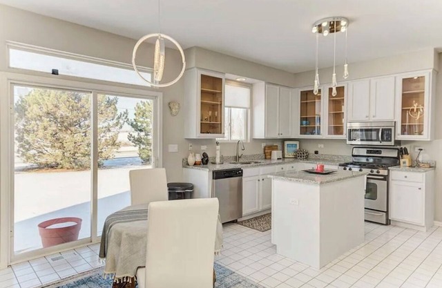 Cozy 3-Bedroom Plainfield Getaway with Refreshing AC