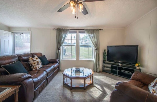 Cozy 3BR Hideaway Near Main Street & Lake Lure