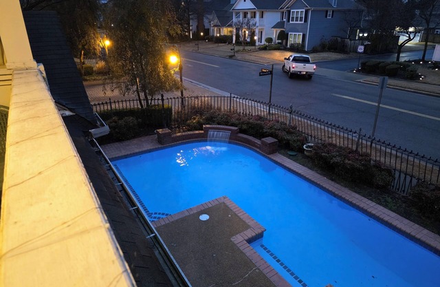 Cozy 4 BR Home w/POOL, Near Mississippi Riverwalk,Mud Island Park, Beale Street