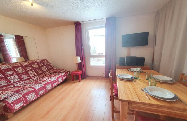 Cozy Alpine Escape Near Slopes