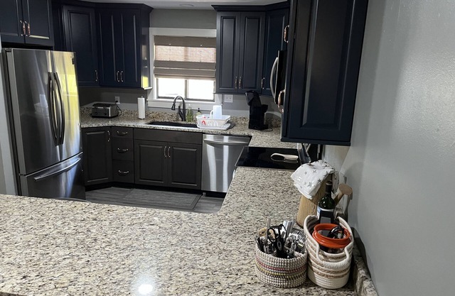 Cozy and Clean Mark Twain Lake/Jellystone Park Condominium