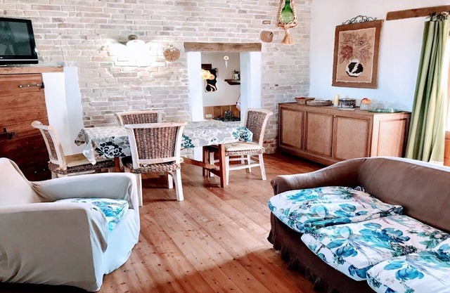 Cozy and comfortable 2 bedroom/1 bathroom self catering cottage