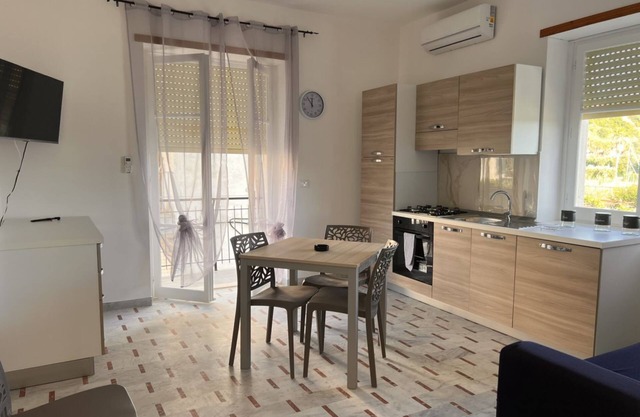 Cozy and modern apartment a stone's throw from the sea