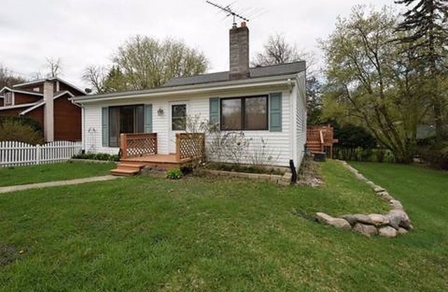 Cozy and Private Home Located within Minutes of Downtown and the Water