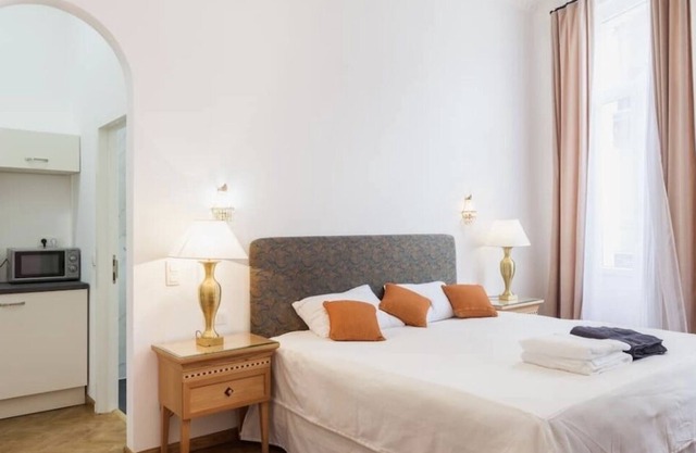 Cozy and Spacious Studio close to EU