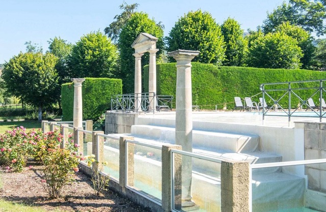 Cozy Apartment with Swimming Pool