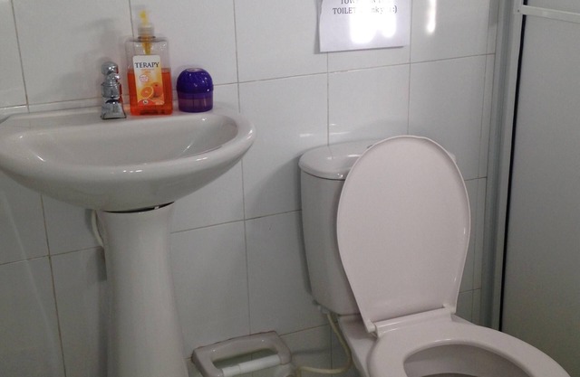 Cozy apartment 5 mins to the old city and airport.