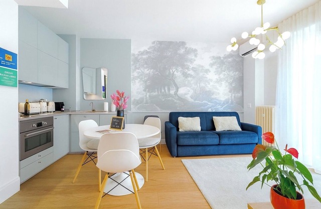 Cozy apartment 5 minutes from Duomo. Perfect for sigles, groups and families