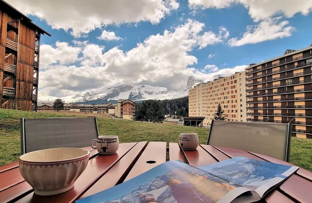 Cozy Apartment 6 People, Near Slopes, Parking, Pets Welcome