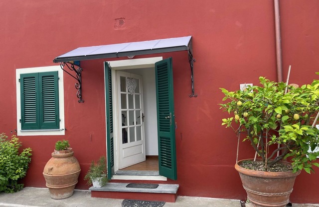 Cozy apartment nestled in the green countryside between Pisa and Lucca.