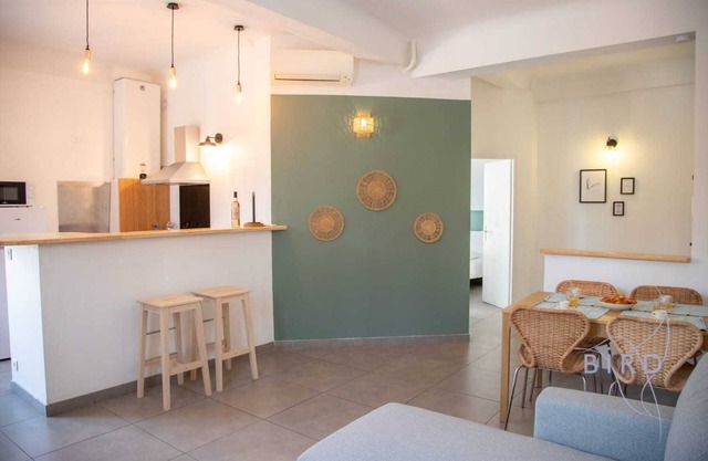 Cozy apartment on Sadi Carnot fully air-conditioned