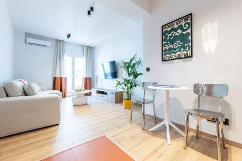 Cozy Apartment steps away from Acropolis and the Metro Station by Lumen Living