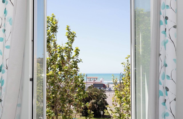 COZY APARTMENT WITH SEA VIEW