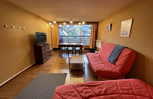 Cozy apartment with balcony in the heart of the resort