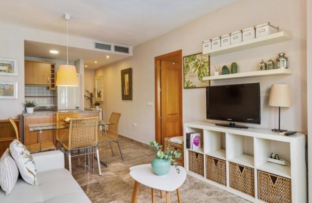 Cozy apartment with parking and pool in Mijas
