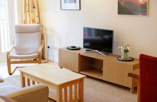 Cozy apartment with parking & patio
