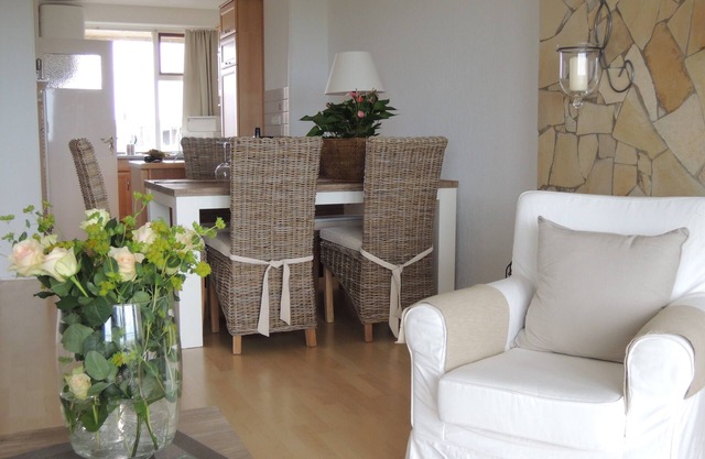 Cozy apartment with sea views