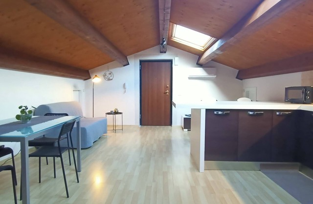 Cozy attic room a stone's throw from the center of Perugia.