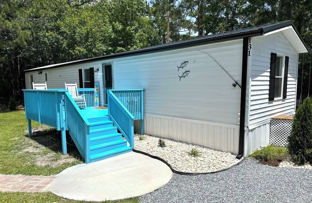 Cozy Beach Home w/Fire Pit, Grill & Outdoor Swings—8 min from Surf City Pier!