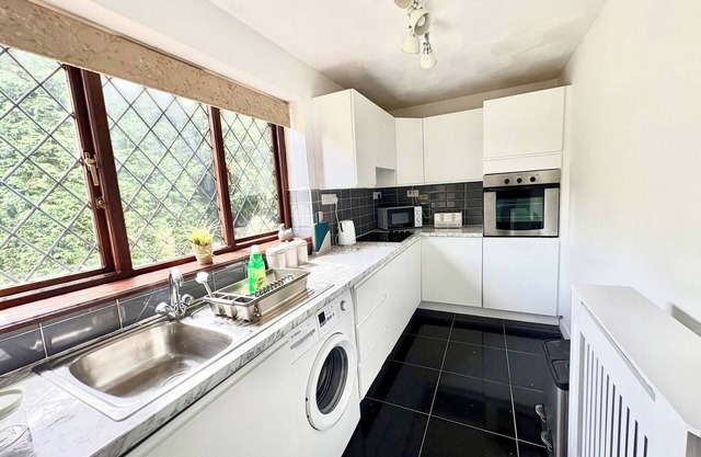 Cozy Blackwood Getaway - Peaceful Countryside Escape