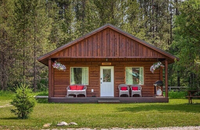 Cozy Cabin close to the West Entrance to Glacier National Park