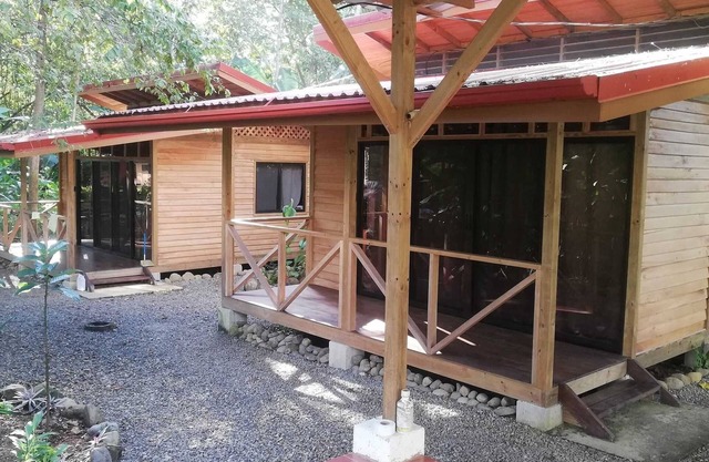 Cozy cabin in enchanting Uvita with WiFi