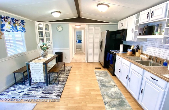 Cozy Cabin in Orlando - Snowbird Paradise
