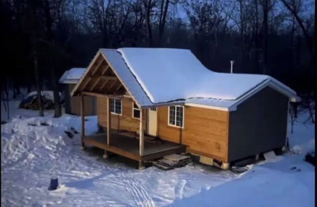 Cozy Cabin next to crossing of Snake and ST.Croix rivers in Pine City, Minnesota